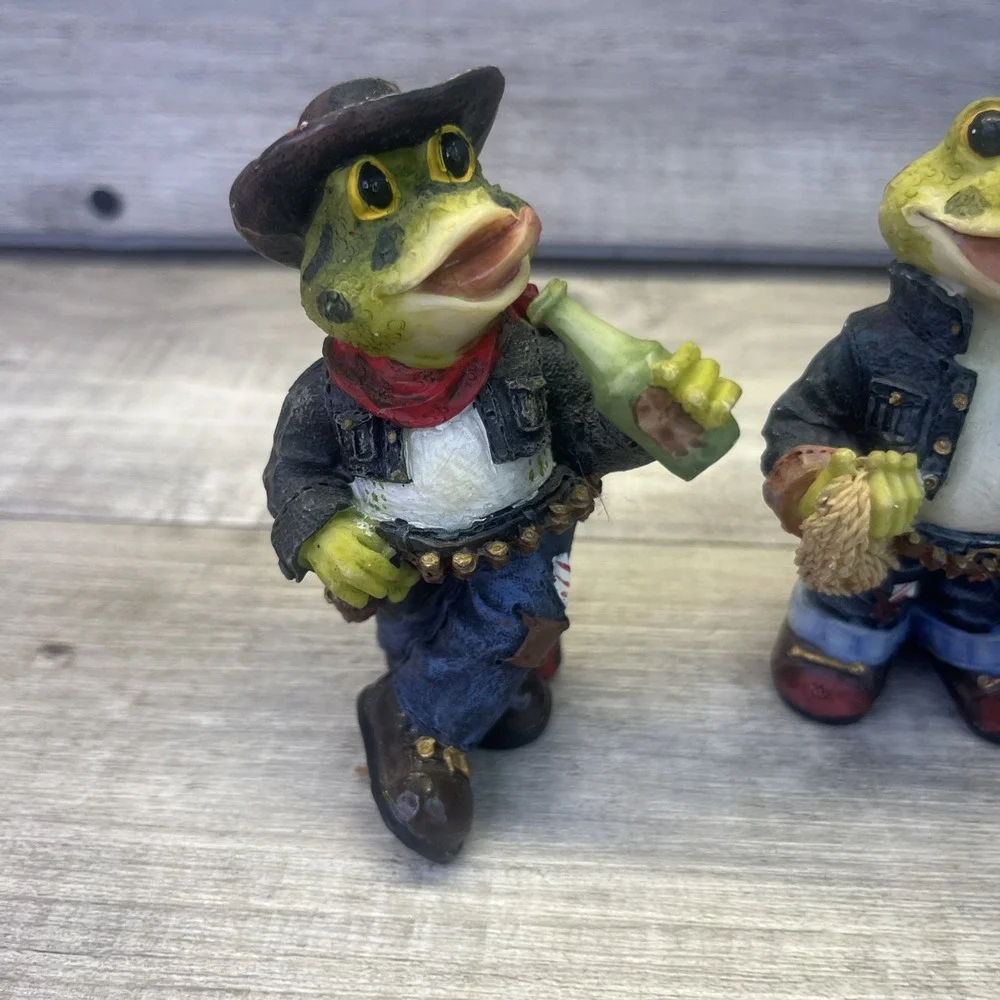 Cowboy Frog Figurines  Country Western Frogs in Hats & Denim Boots Set Of 3